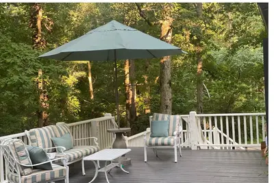 Image de Spacious 6-Br, On-Campus Home in Sewanee w/ Lovely Porch, Outdoor Fireplace & Tv