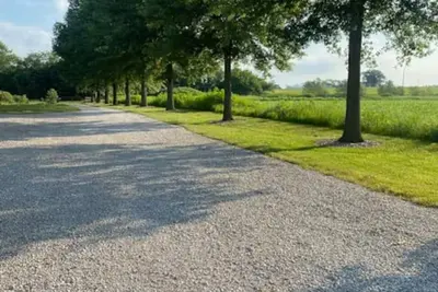Image de Baldwin City's Tallgrass lodge