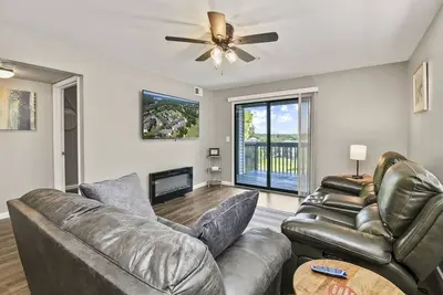 Image de Modern~Pools~Dog-Friendly~Pond/Golf Course View