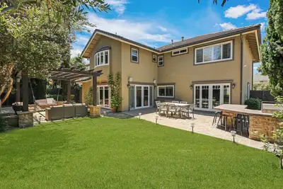 Image de Outstanding Beach Home Right by Huntington Beach, 2 minutes driving