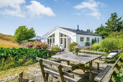 Image de \"Idalia\" - 600m from the sea by Interhome