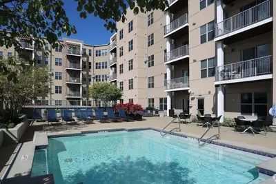 Image de Two CozySuites at the Banks with Pool! 18