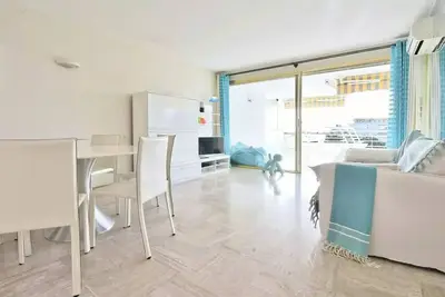 Image de R&eacute;sidence de standing, terrasse et piscine