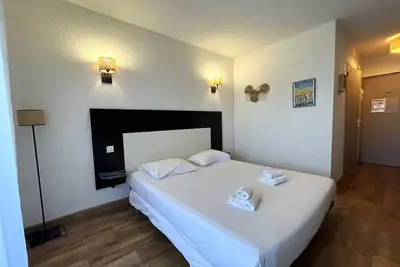 Image de Studio rénové avec piscine, climatisation à St Florent