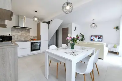 Image de Gîte neuf 4 personnes, parking et jardin privés, à 10 mn de Colmar