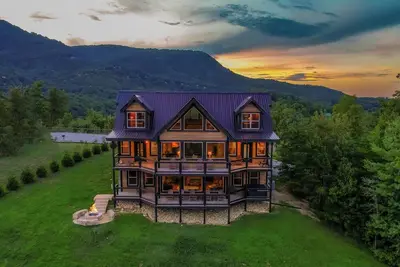 Image de Bearadise: Spectacular Views, Theater, Games, Hot Tub, Wifi, Fire Pit