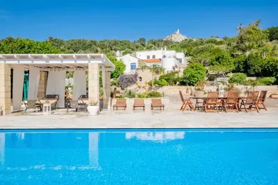 Image de Stone tower villa.