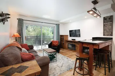 Image de Lionshead Gem! 2 Hot Tubs, Free Parking, Sleeps 4