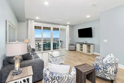 Image de Beachfront Oasis- Brand New Gulf Front Town-home!