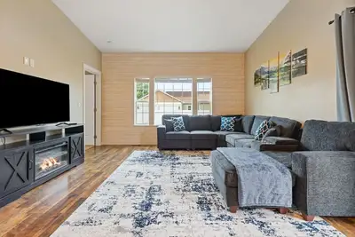 Image de New! Family-Friendly Home Central w/ Big Backyard