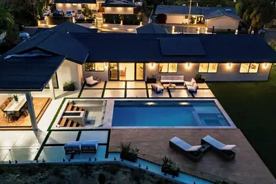 Image de Woodland Villa - Bright & Stylish Oasis • Private Spa Retreat in La
