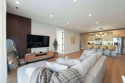 Image de Luxury 2bd Med District Apt w/ Balcony and Parking