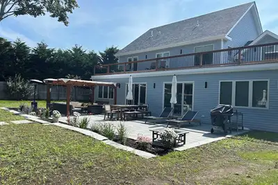 Image de 6-bedroom property; walk to East Hampton Village and short drive to beaches