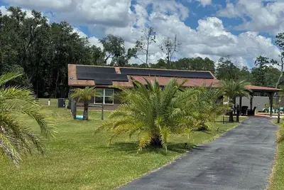 Image de Once Upon Our Farm is a 3 bed/2 bath country pool home. Relaxation? Book Now!