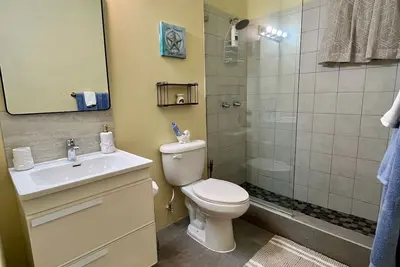 Image de Cozy studio with WiFi, Ac, kitchen in tranquil Cedar Valley Gardens