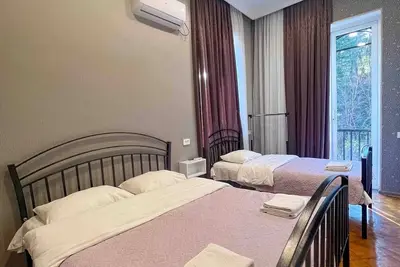 Image de Your Cozy 4-Bedroom Stay at Villa on the Hill in Kutaisi