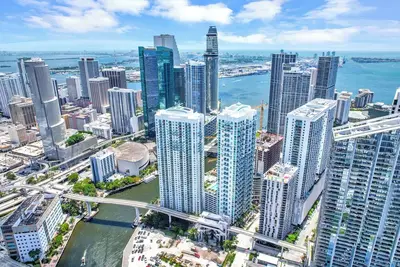 Image de Luxury 2-bedroom 2-bath condo in the heart of Brickell