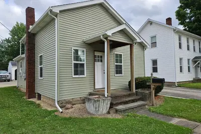 Image de Cute l'il green house in welcoming Norwalk, Ohio.