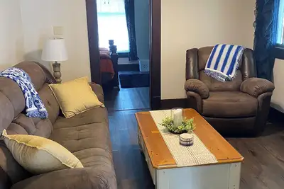 Image de Charming 2-bedroom apartment with WiFi, Ac in Wabash. Great location
