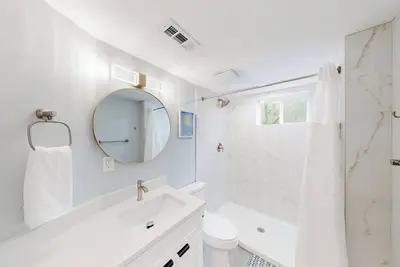 Image de Cozy Split Level Pet Friendly Monthly Rental Home