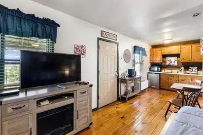 Image de Private Mountain Nook w/ Jacuzzi - Cabin 6