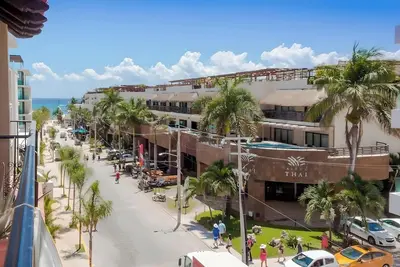 Image de 2 Bedroom Apt Steps from The Beach and 5th Av