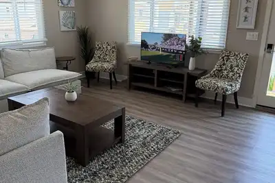 Image de Beachfront 2-bed, 2-bath unit with Ac in Seal Beach