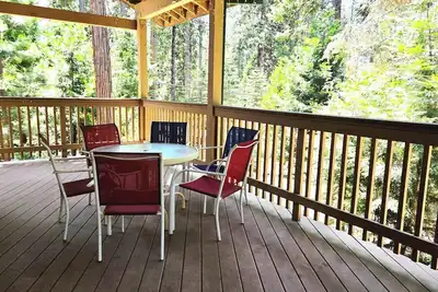 Image de Spacious Mountain Retreat with stunning forest views!