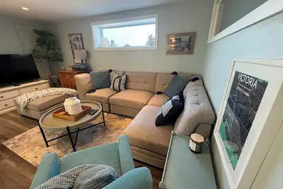 Image de Spacious Family Apartment w/ off-leash dog park & playground across the street!