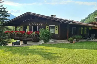 Image de Chalet à Zöblen avec piscine