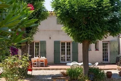 Image de Les Sablettes Jardin & Parking 5 min de la Plage