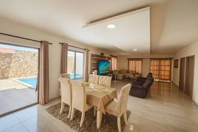 Image de Charming 3-bedroom chalet, with private pool, an with Ac.