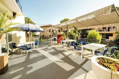 Image de Spacious villa with 12 bedrooms and Breakfast in tranquil Eforie Sud