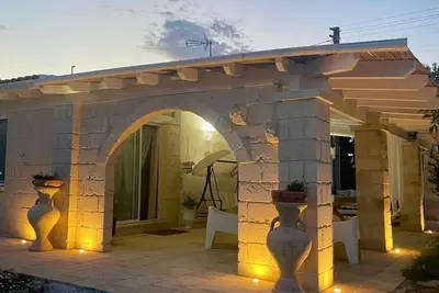 Image de Villa Lena. Villa with exclusive use of garden and solarium a stone's throw from the sea.