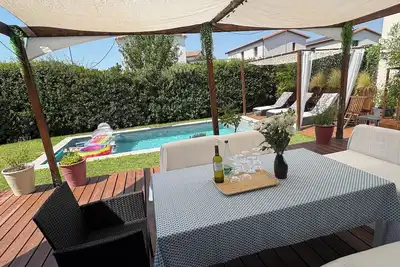 Image de Villa climatisée avec piscine chauffée – Dernières dispos Août!