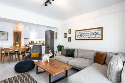 Beautifully Designed 3br Apartment in Athens