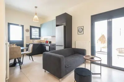 Image de Modern Apartment with Balcony & Work Space