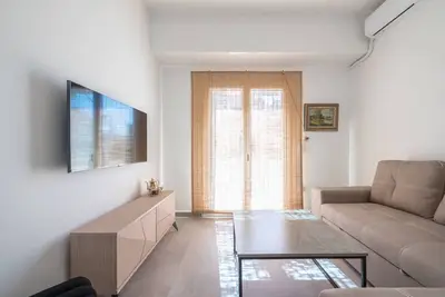 Image de Centric apartment with sunny balcony