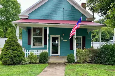 Image de House near Osage River Ideal for Group Getaways & Special Events, Sleeps up to 8