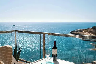 Image de Stylish Seafront Duplex with Breathtaking Views