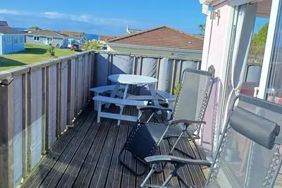 Image de ChyAnTowan - Two bedroom beach chalet 5 minute walk across dunes to Hayle Beach