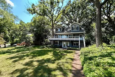 Image de Relax and recharge! Charming lake view house in quaint Wonder Lake, Il!
