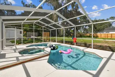 Image de Relaxing Modern Home Sleeps 6/Pool/Bbq/Firepit