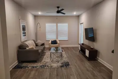 Image de Landing | Stunning 2bd, Pool, Gym