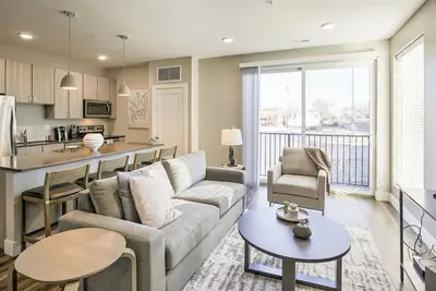 Image de Landing | Chic 1bd, Pool, Gym