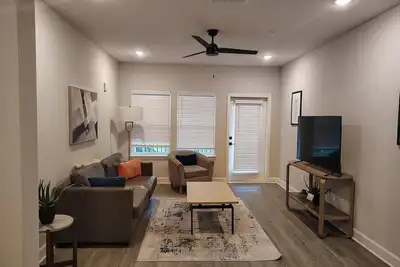 Image de Landing | Modern 2bd, Gym, Pool