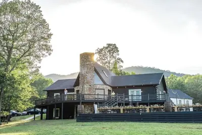 Image de Luxury Cabin Getaway in the Blue Ridge Mountains