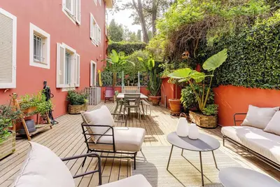 Image de Superbe appartement avec patio et terrasse