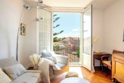Image de Appartement Belle Epoque au centre de Beaulieu