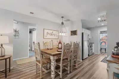 Image de Pool ⋅ Sleeps 8 ⋅ 5 min to Sdc ⋅ Family Condo
